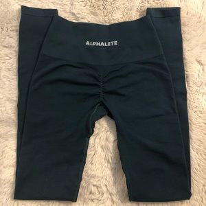 Alphalete amplify leggings 

Brand new never worn
Size XS
Color teal